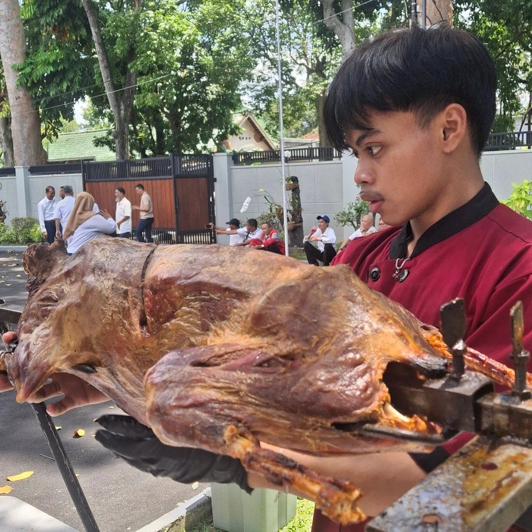 Kambing Guling Bandung Sariraos