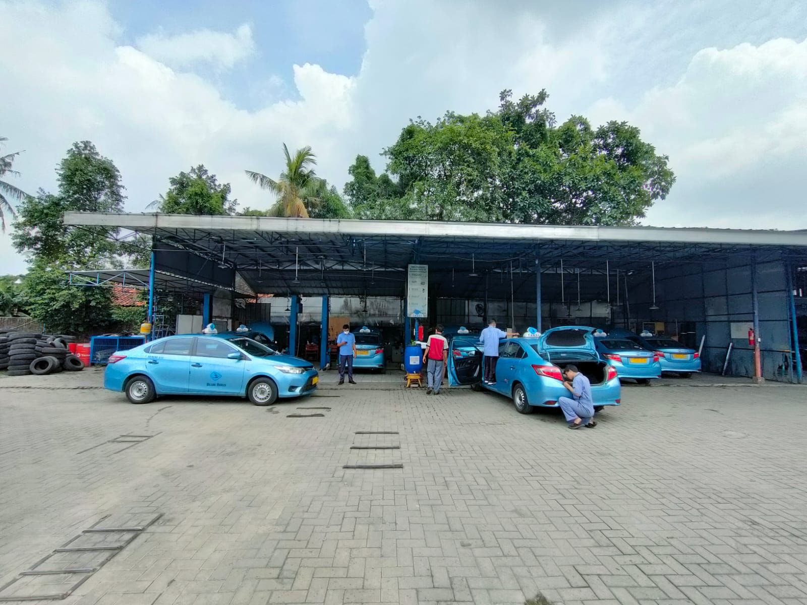 Supir Taksi Online bekasi logo