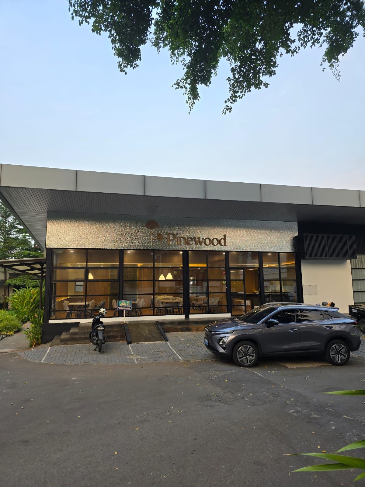 Pinewood Eatery