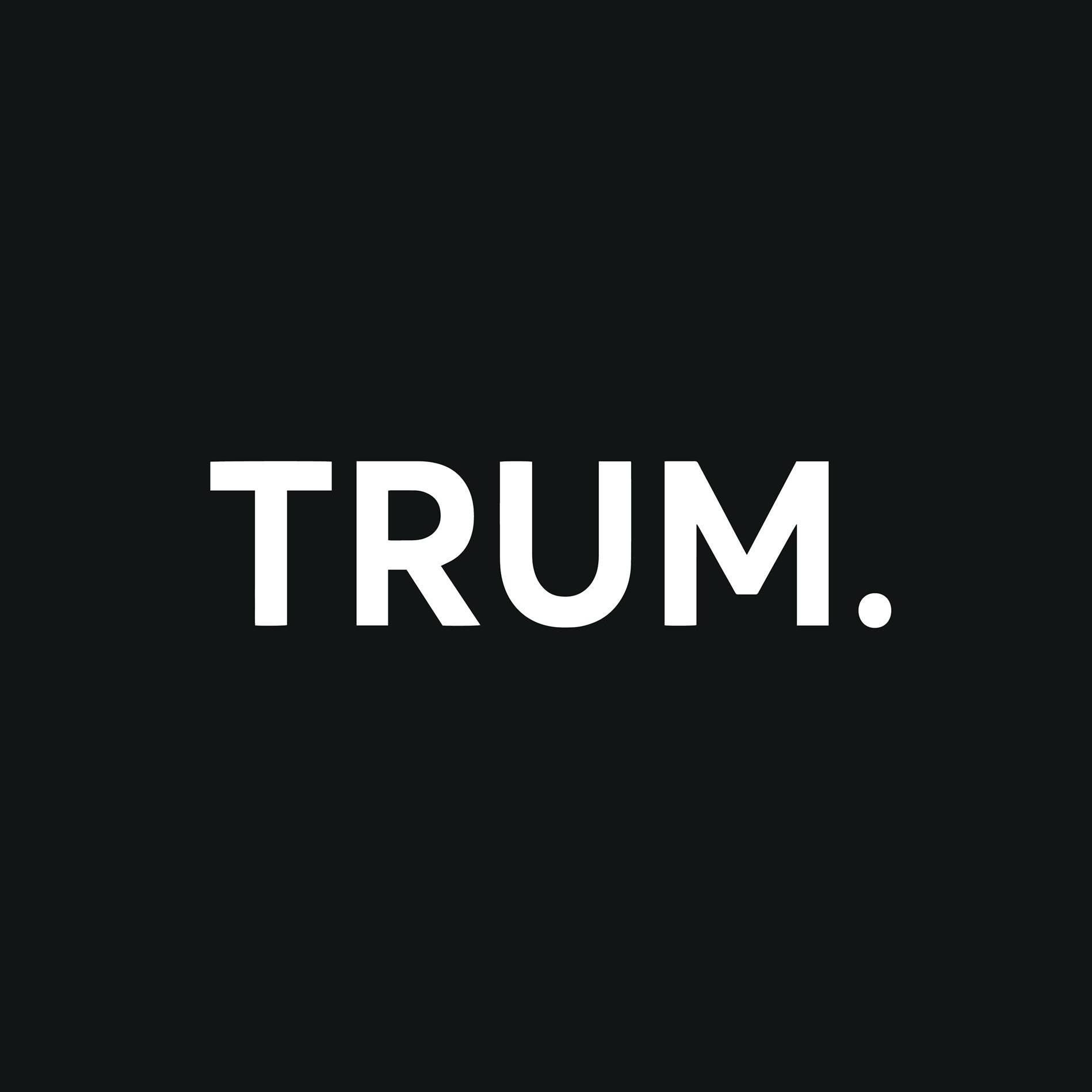 TRUM.