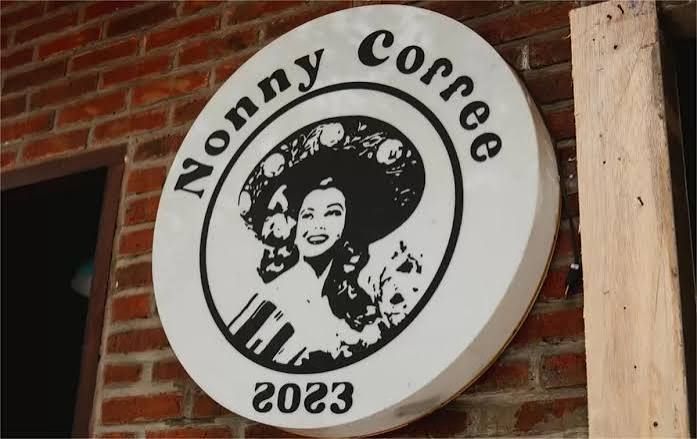 La Nonny Coffee logo